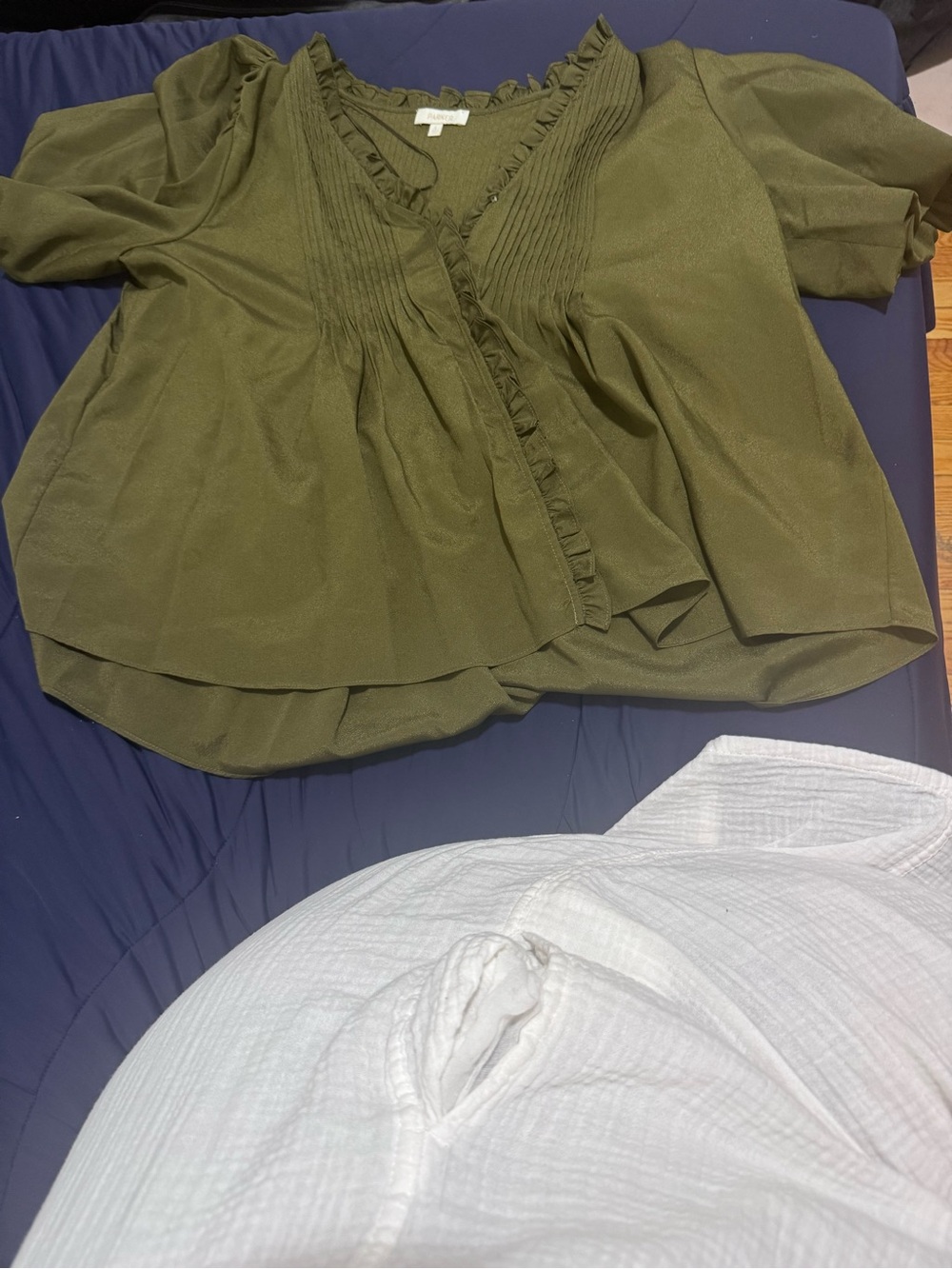 Parker Olive Green Ruffle Blouse – Women’s L